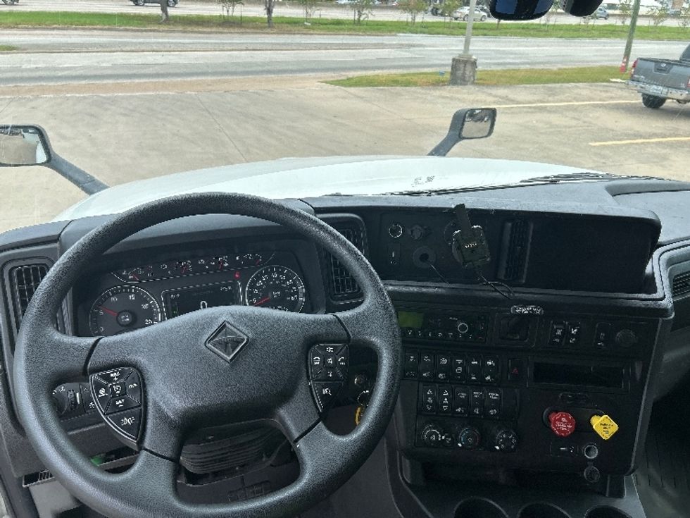 Sleeper Tractor-Heavy Duty Tractors-International-2023-LT625-Houston-TX-728,960\n\t\tmiles-$ 43,250 - Image 11