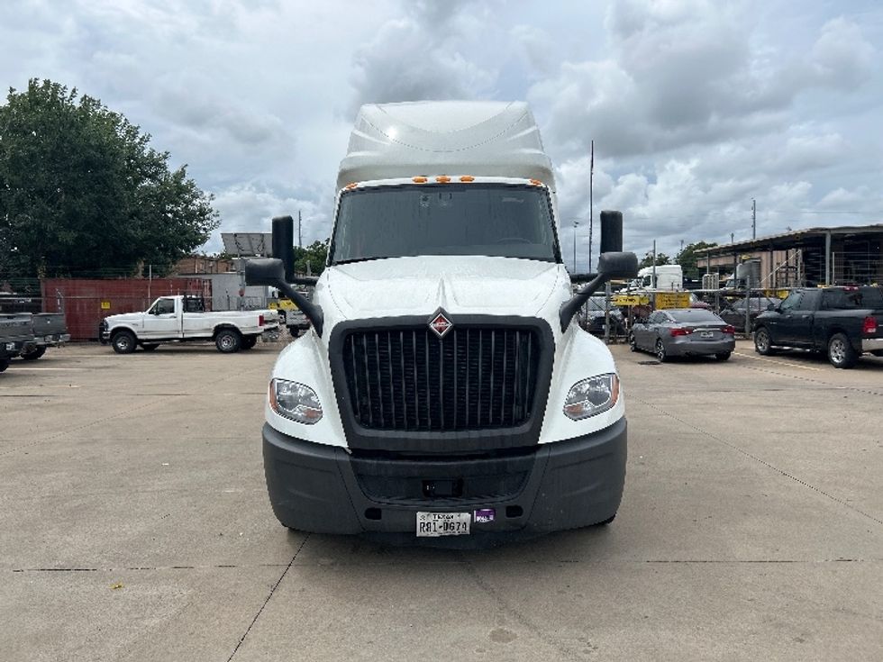 Sleeper Tractor-Heavy Duty Tractors-International-2023-LT625-Houston-TX-728,960\n\t\tmiles-$ 43,250 - Image 2