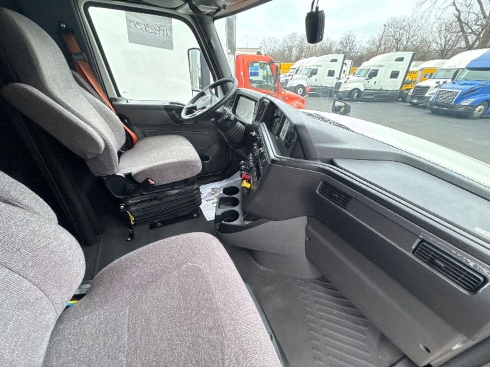 Sleeper Tractor-Heavy Duty Tractors-International-2023-LT625-Indianapolis-IN-473,674\n\t\tmiles-$ 57,500 - Image 15