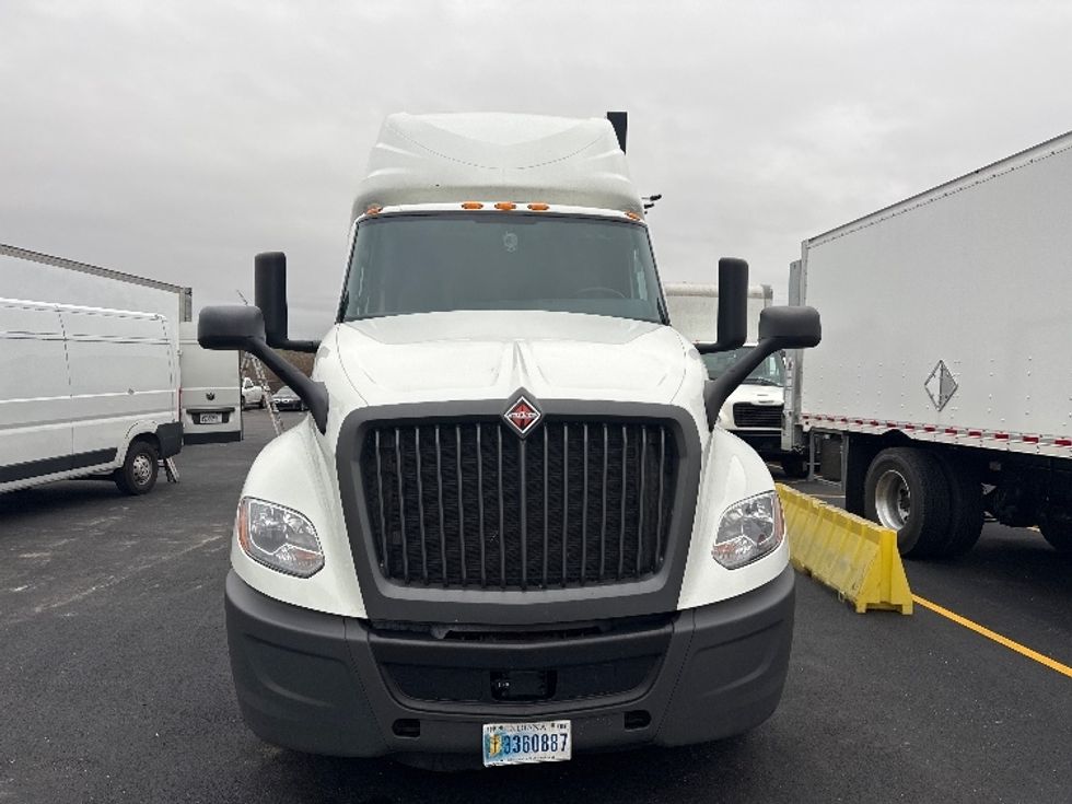 Sleeper Tractor-Heavy Duty Tractors-International-2023-LT625-Indianapolis-IN-473,674\n\t\tmiles-$ 57,500 - Image 2