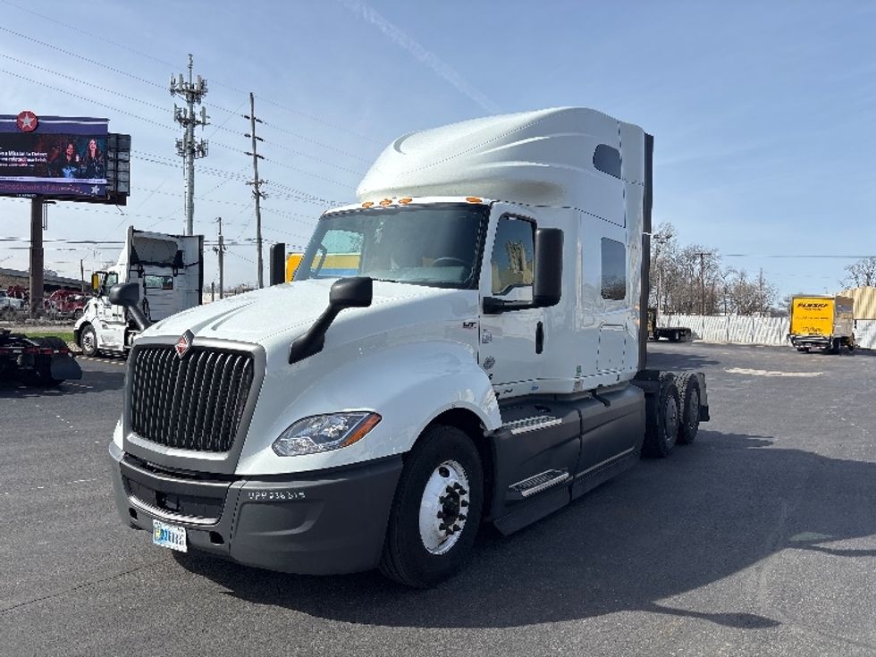 Sleeper Tractor-Heavy Duty Tractors-International-2023-LT625-Indianapolis-IN-473,674\n\t\tmiles-$ 57,500 - Image 3
