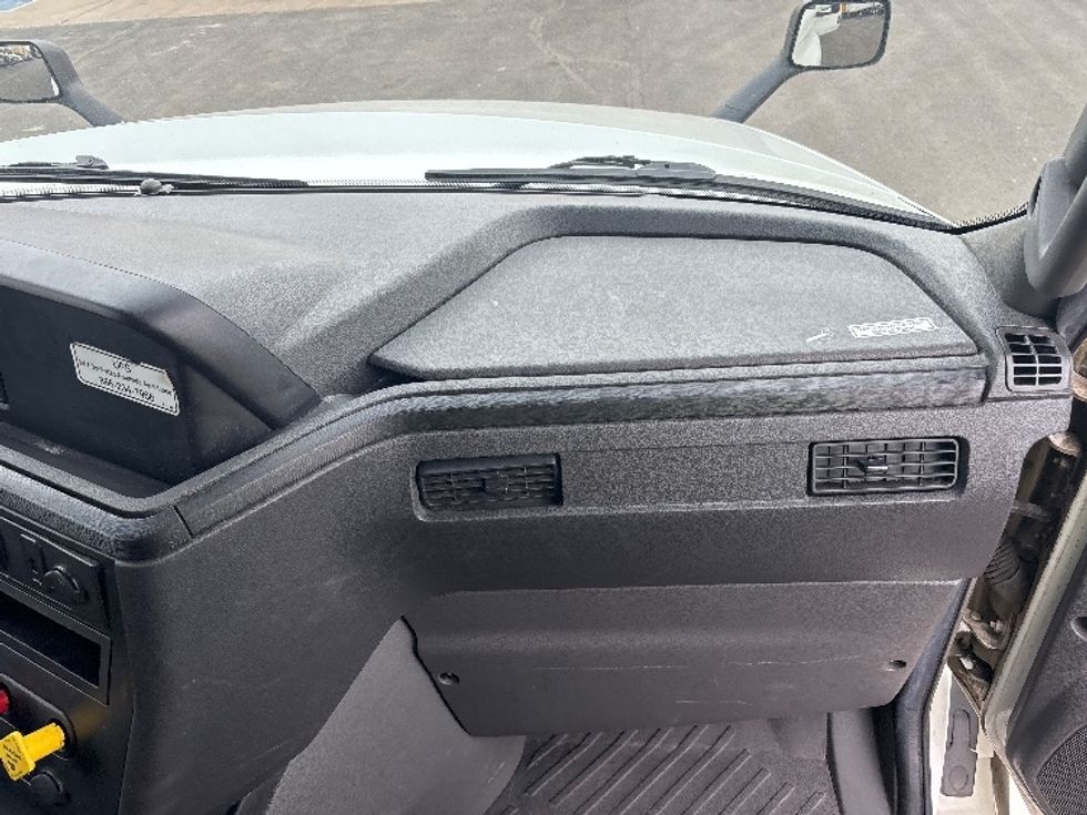 Sleeper Tractor-Heavy Duty Tractors-International-2023-LT625-Indianapolis-IN-625,300\n\t\tmiles-$ 43,250 - Image 14