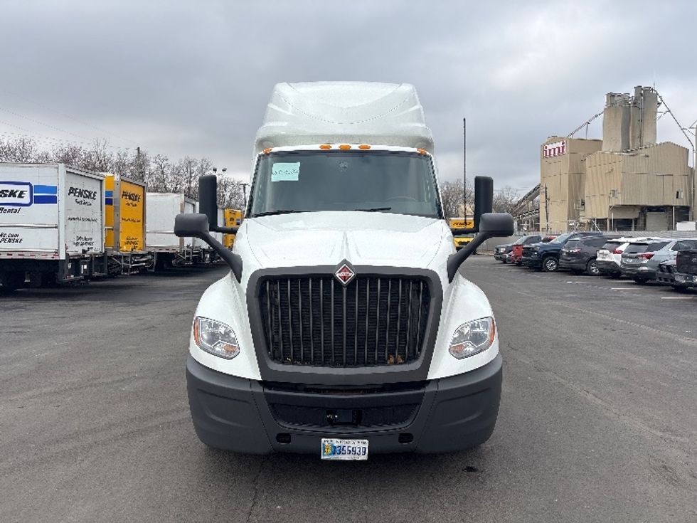 Sleeper Tractor-Heavy Duty Tractors-International-2023-LT625-Indianapolis-IN-625,300\n\t\tmiles-$ 43,250 - Image 2