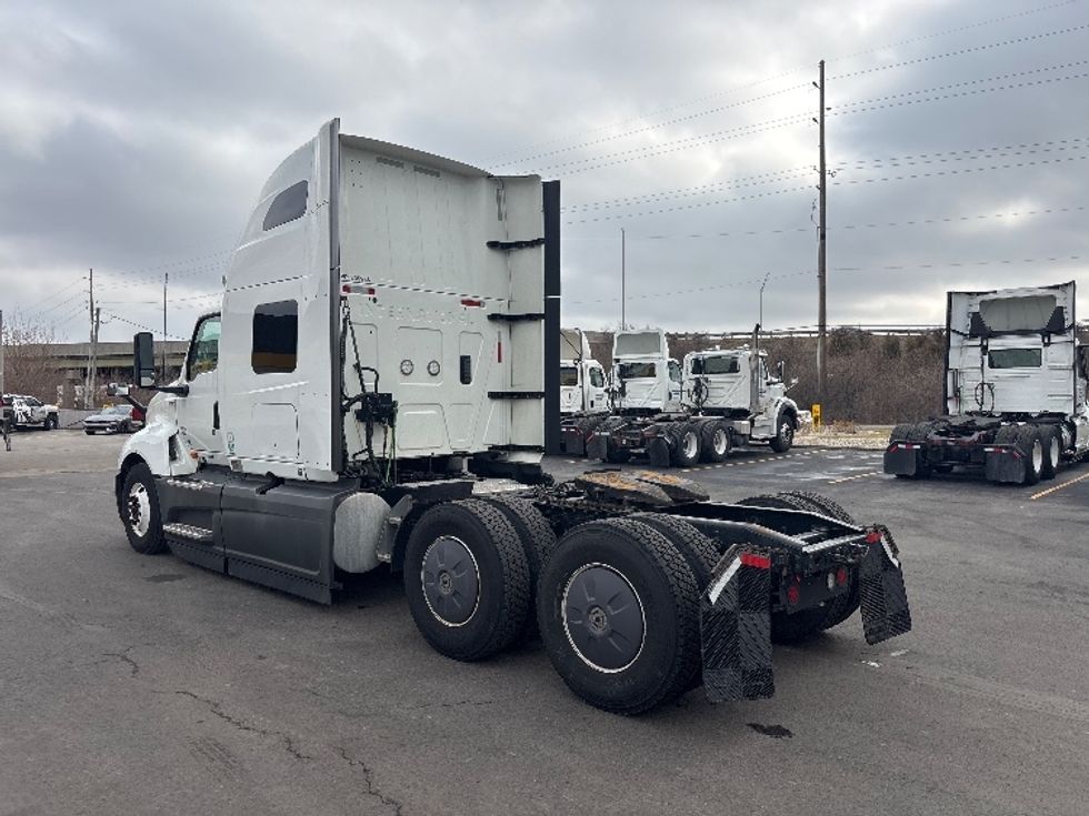 Sleeper Tractor-Heavy Duty Tractors-International-2023-LT625-Indianapolis-IN-625,300\n\t\tmiles-$ 43,250 - Image 5