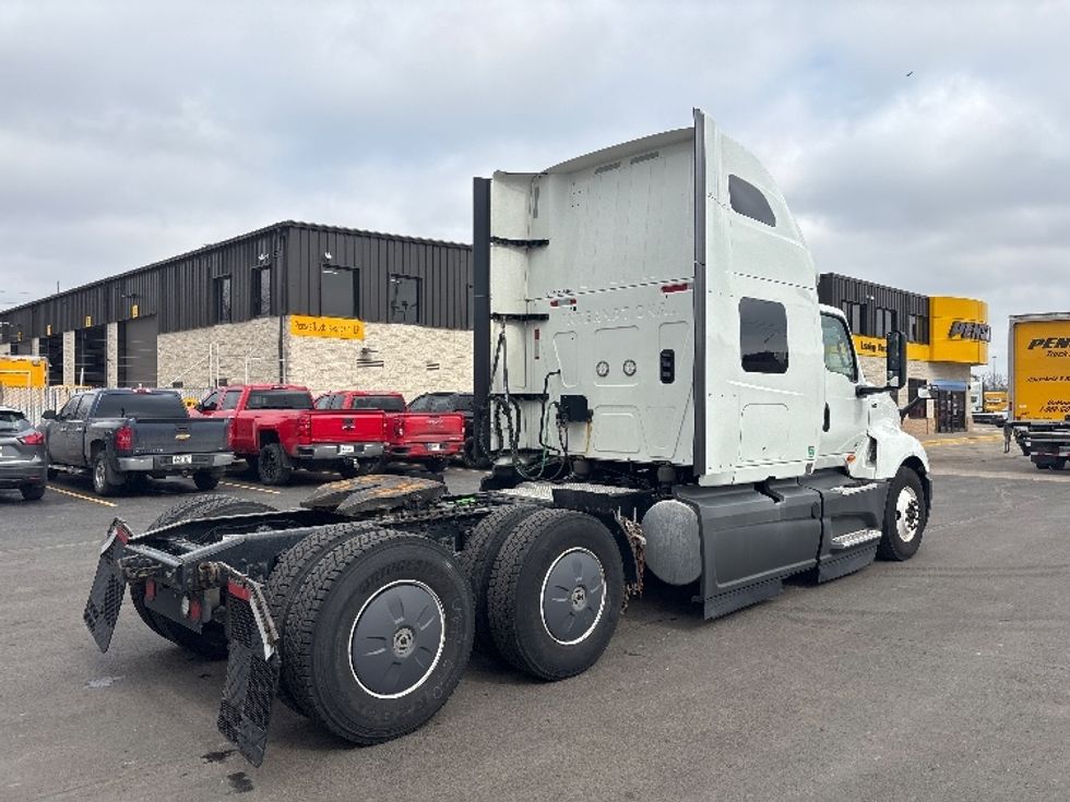 Sleeper Tractor-Heavy Duty Tractors-International-2023-LT625-Indianapolis-IN-625,300\n\t\tmiles-$ 43,250 - Image 7