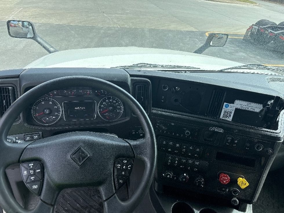 Sleeper Tractor-Heavy Duty Tractors-International-2023-LT625-Indianapolis-IN-665,530\n\t\tmiles-$ 39,500 - Image 11