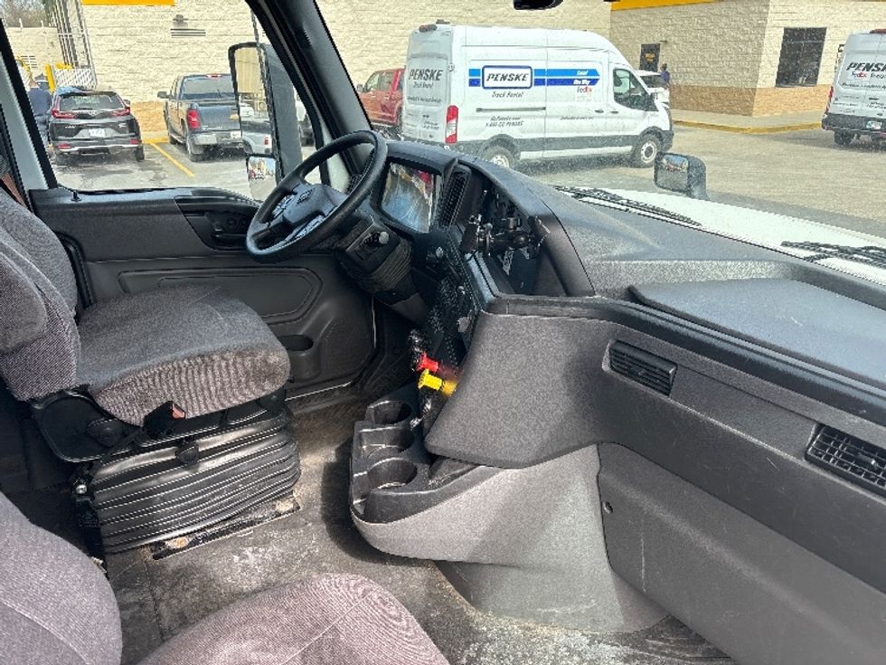 Sleeper Tractor-Heavy Duty Tractors-International-2023-LT625-Indianapolis-IN-665,530\n\t\tmiles-$ 39,500 - Image 15