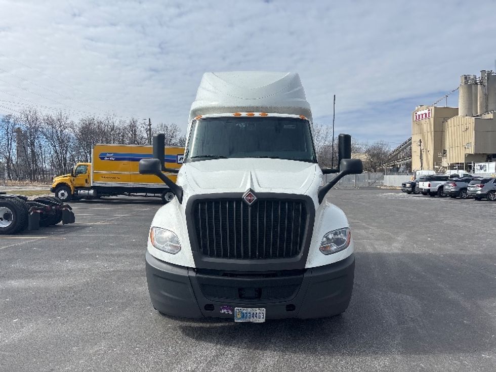 Sleeper Tractor-Heavy Duty Tractors-International-2023-LT625-Indianapolis-IN-665,530\n\t\tmiles-$ 39,500 - Image 2