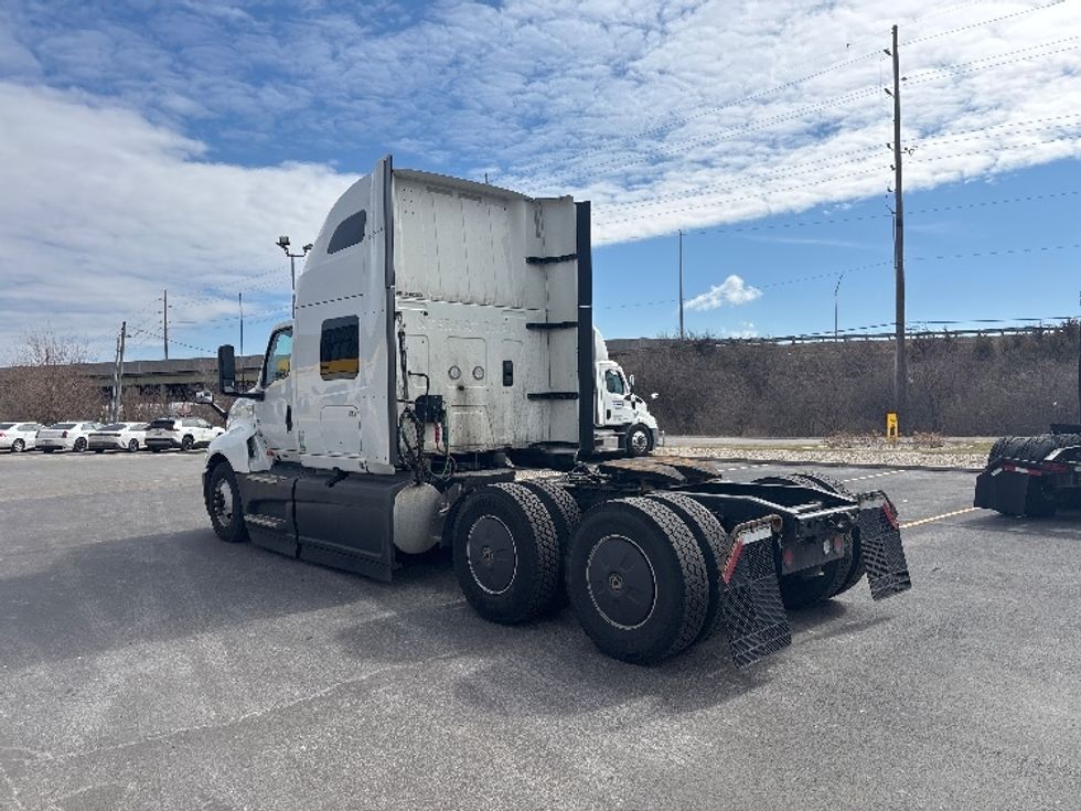 Sleeper Tractor-Heavy Duty Tractors-International-2023-LT625-Indianapolis-IN-665,530\n\t\tmiles-$ 39,500 - Image 5