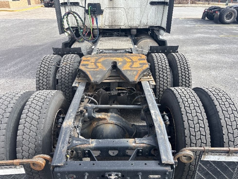 Sleeper Tractor-Heavy Duty Tractors-International-2023-LT625-Indianapolis-IN-665,530\n\t\tmiles-$ 39,500 - Image 6