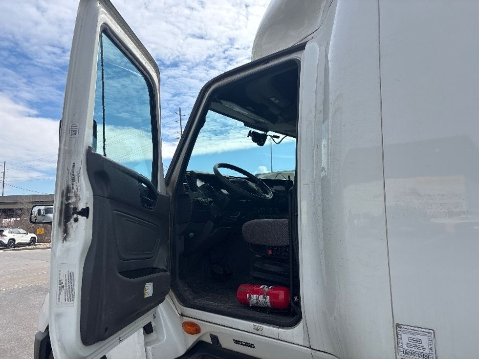 Sleeper Tractor-Heavy Duty Tractors-International-2023-LT625-Indianapolis-IN-665,530\n\t\tmiles-$ 39,500 - Image 9