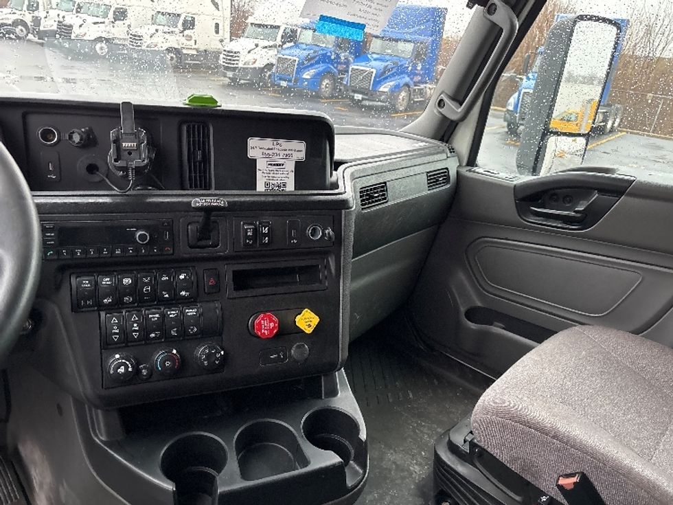 Sleeper Tractor-Heavy Duty Tractors-International-2023-LT625-Indianapolis-IN-679,212\n\t\tmiles-$ 38,250 - Image 12