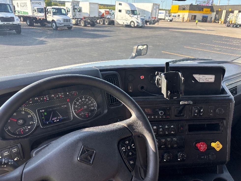 Sleeper Tractor-Heavy Duty Tractors-International-2023-LT625-Indianapolis-IN-686,463\n\t\tmiles-$ 48,250 - Image 11