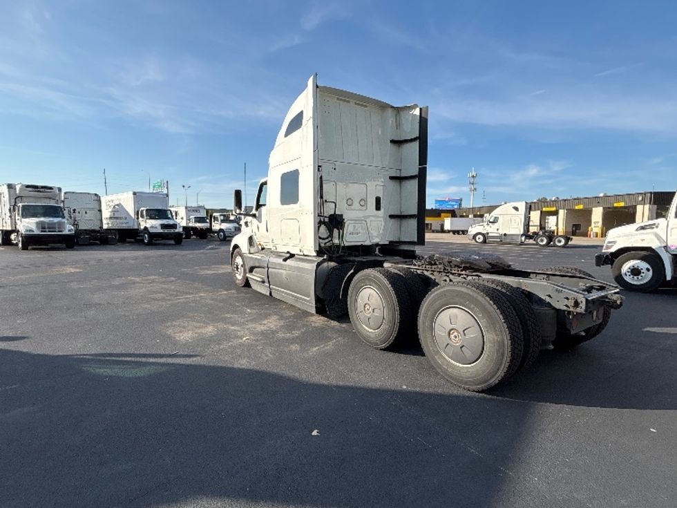 Sleeper Tractor-Heavy Duty Tractors-International-2023-LT625-Indianapolis-IN-686,463\n\t\tmiles-$ 48,250 - Image 5