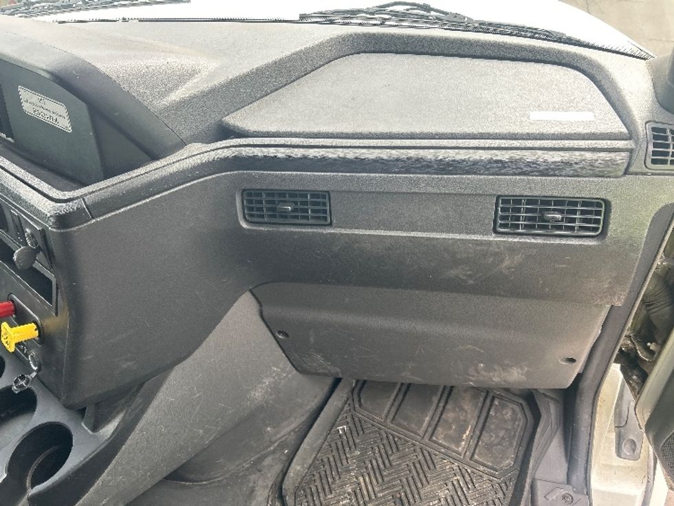 Sleeper Tractor-Heavy Duty Tractors-International-2023-LT625-Indianapolis-IN-707,345\n\t\tmiles-$ 35,500 - Image 14