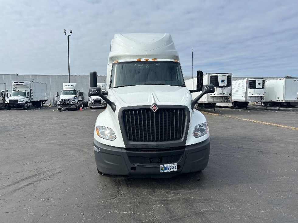 Sleeper Tractor-Heavy Duty Tractors-International-2023-LT625-Indianapolis-IN-707,345\n\t\tmiles-$ 35,500 - Image 2