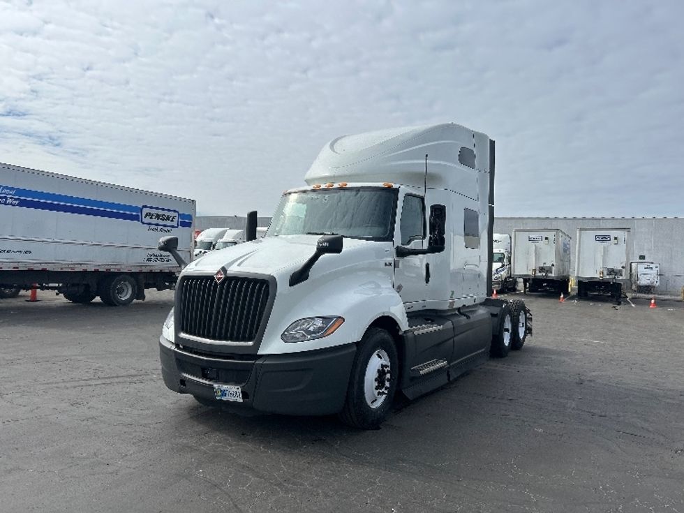 Sleeper Tractor-Heavy Duty Tractors-International-2023-LT625-Indianapolis-IN-707,345\n\t\tmiles-$ 35,500 - Image 3