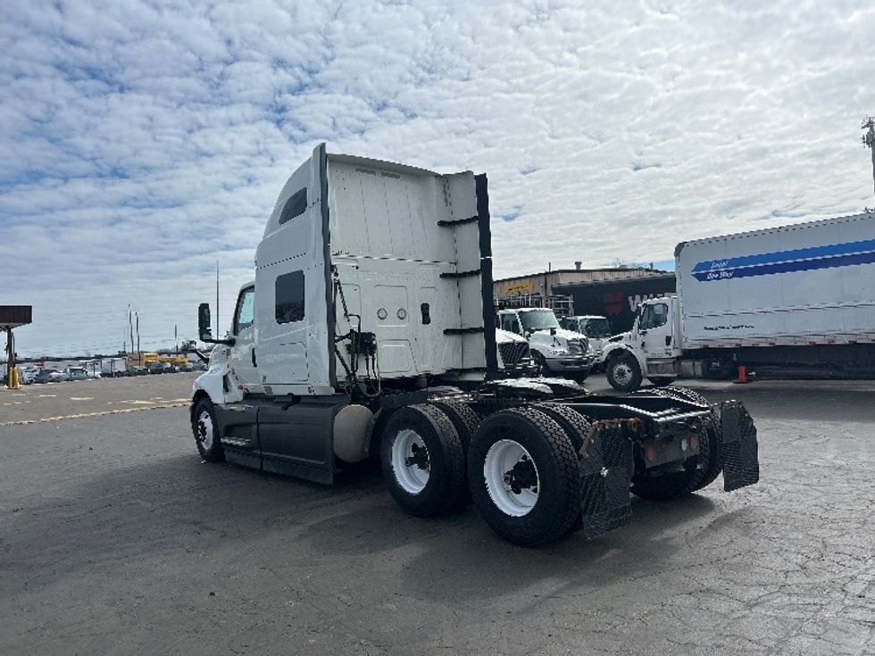 Sleeper Tractor-Heavy Duty Tractors-International-2023-LT625-Indianapolis-IN-707,345\n\t\tmiles-$ 35,500 - Image 5