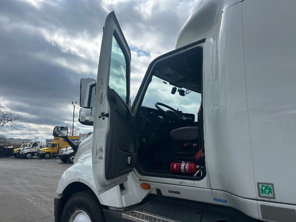 Sleeper Tractor-Heavy Duty Tractors-International-2023-LT625-Indianapolis-IN-707,345\n\t\tmiles-$ 35,500 - Image 9