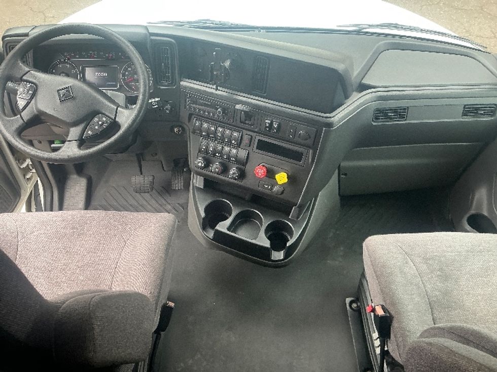 Sleeper Tractor-Heavy Duty Tractors-International-2023-LT625-Jacksonville-FL-533,529\n\t\tmiles-$ 51,500 - Image 12
