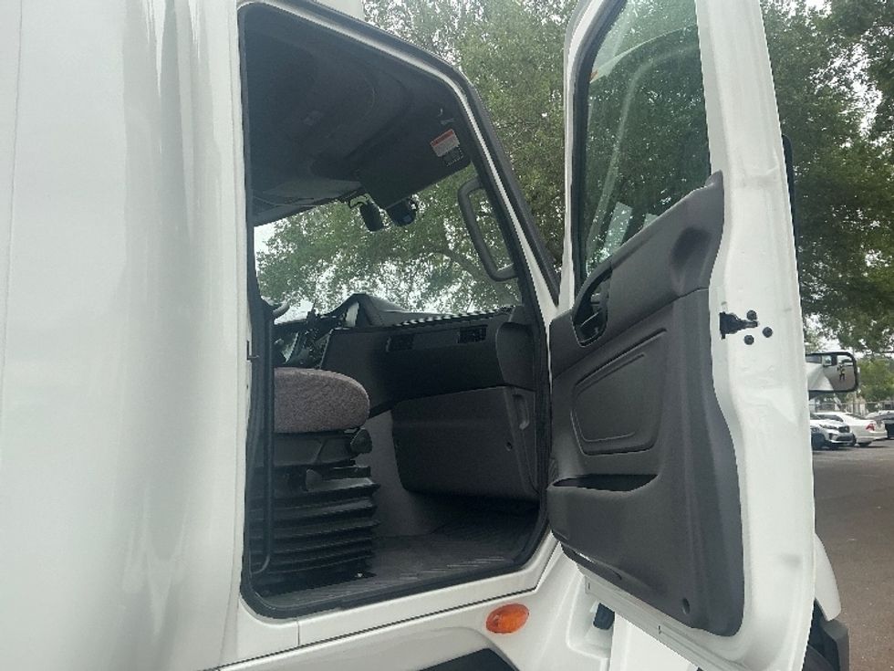 Sleeper Tractor-Heavy Duty Tractors-International-2023-LT625-Jacksonville-FL-533,529\n\t\tmiles-$ 51,500 - Image 13