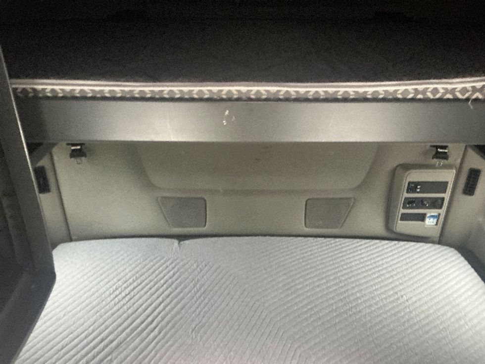 Sleeper Tractor-Heavy Duty Tractors-International-2023-LT625-Jacksonville-FL-533,529\n\t\tmiles-$ 51,500 - Image 17