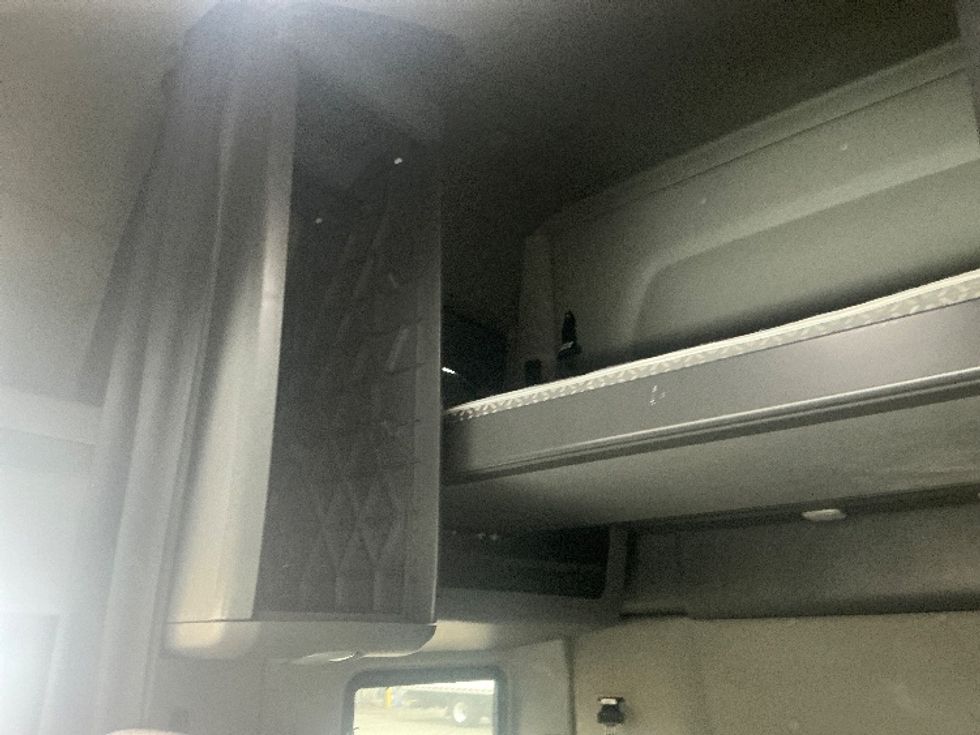 Sleeper Tractor-Heavy Duty Tractors-International-2023-LT625-Jacksonville-FL-533,529\n\t\tmiles-$ 51,500 - Image 19