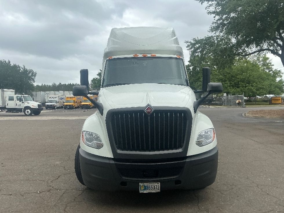 Sleeper Tractor-Heavy Duty Tractors-International-2023-LT625-Jacksonville-FL-533,529\n\t\tmiles-$ 51,500 - Image 2