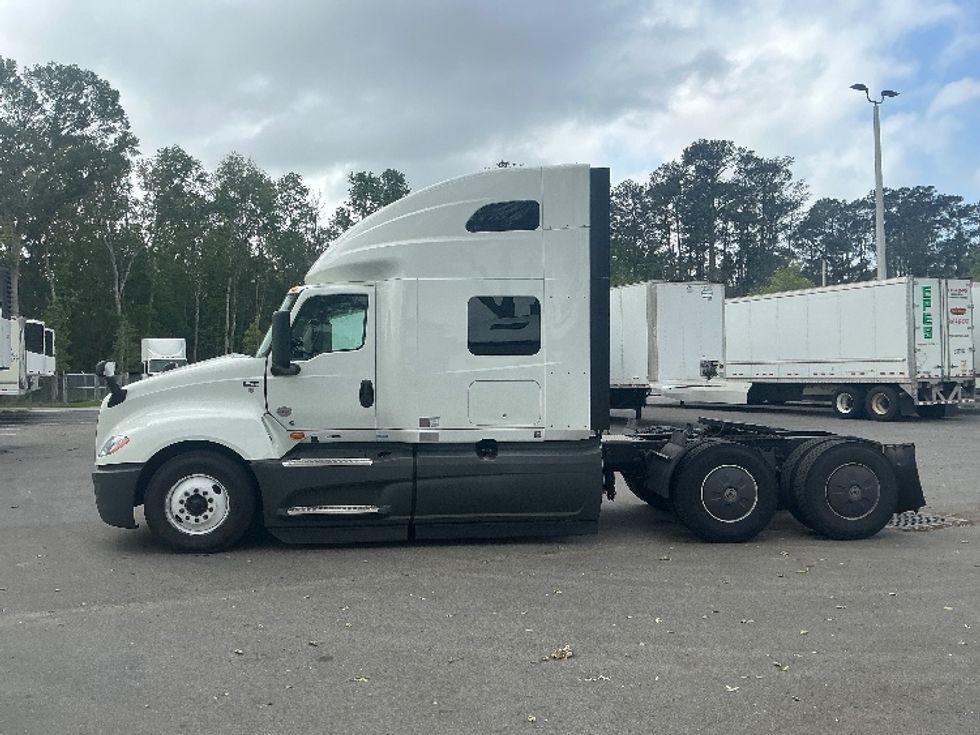 Sleeper Tractor-Heavy Duty Tractors-International-2023-LT625-Jacksonville-FL-533,529\n\t\tmiles-$ 51,500 - Image 4