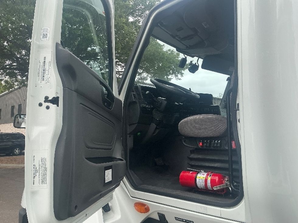 Sleeper Tractor-Heavy Duty Tractors-International-2023-LT625-Jacksonville-FL-533,529\n\t\tmiles-$ 51,500 - Image 9