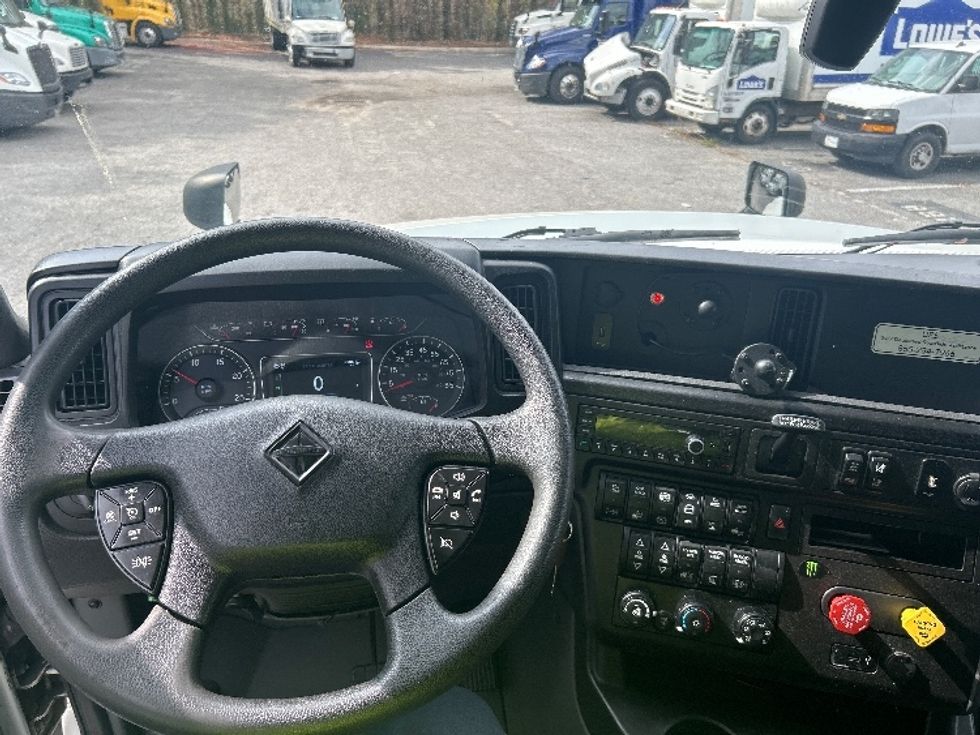 Sleeper Tractor-Heavy Duty Tractors-International-2023-LT625-Jacksonville-FL-606,831\n\t\tmiles-$ 45,750 - Image 11