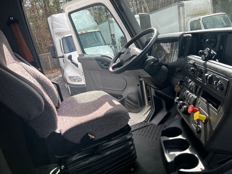 Sleeper Tractor-Heavy Duty Tractors-International-2023-LT625-Jacksonville-FL-606,831\n\t\tmiles-$ 45,750 - Image 15