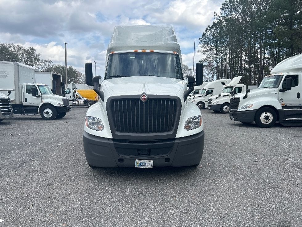 Sleeper Tractor-Heavy Duty Tractors-International-2023-LT625-Jacksonville-FL-606,831\n\t\tmiles-$ 45,750 - Image 2