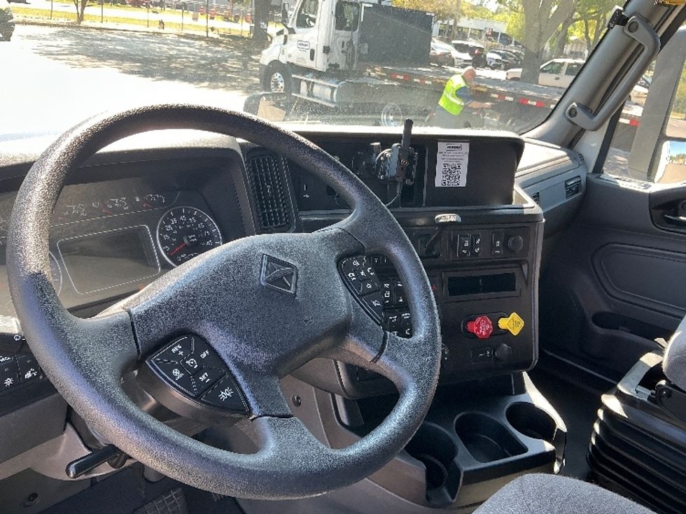 Sleeper Tractor-Heavy Duty Tractors-International-2023-LT625-Jacksonville-FL-613,805\n\t\tmiles-$ 45,250 - Image 10