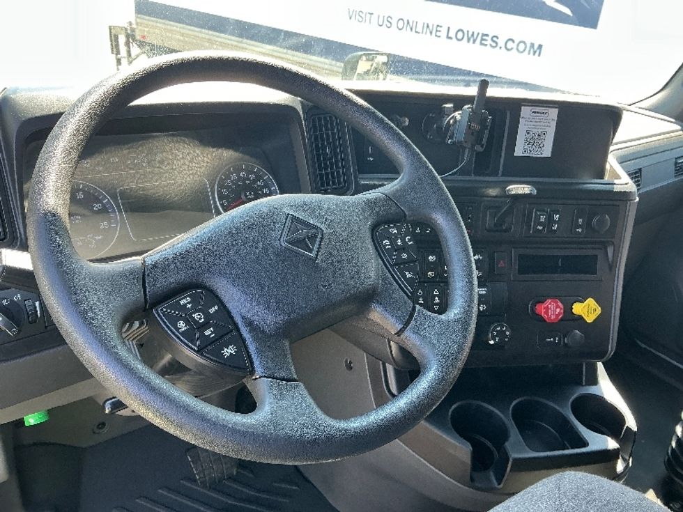 Sleeper Tractor-Heavy Duty Tractors-International-2023-LT625-Jacksonville-FL-613,805\n\t\tmiles-$ 45,250 - Image 11