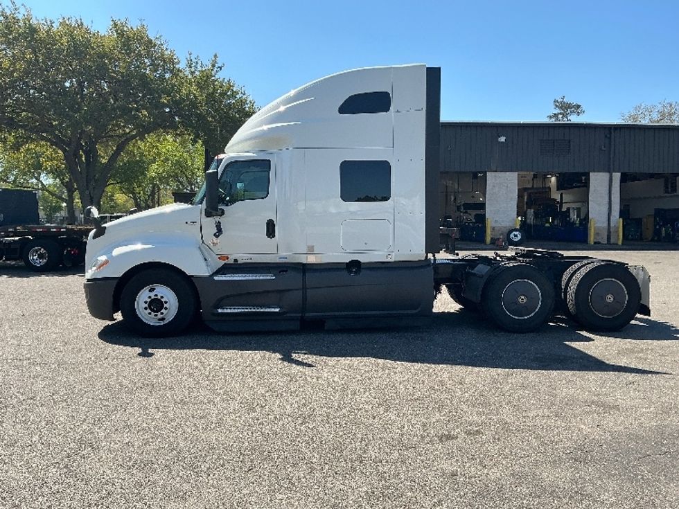 Sleeper Tractor-Heavy Duty Tractors-International-2023-LT625-Jacksonville-FL-613,805\n\t\tmiles-$ 45,250 - Image 4