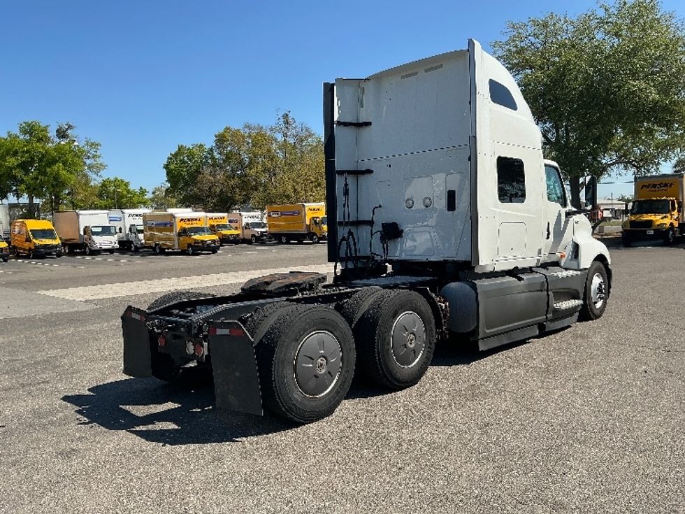Sleeper Tractor-Heavy Duty Tractors-International-2023-LT625-Jacksonville-FL-613,805\n\t\tmiles-$ 45,250 - Image 7