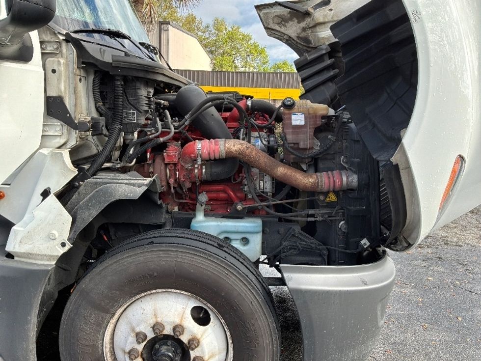 Sleeper Tractor-Heavy Duty Tractors-International-2023-LT625-Jacksonville-FL-618,289\n\t\tmiles-$ 44,750 - Image 20