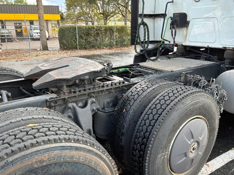 Sleeper Tractor-Heavy Duty Tractors-International-2023-LT625-Jacksonville-FL-618,289\n\t\tmiles-$ 44,750 - Image 22