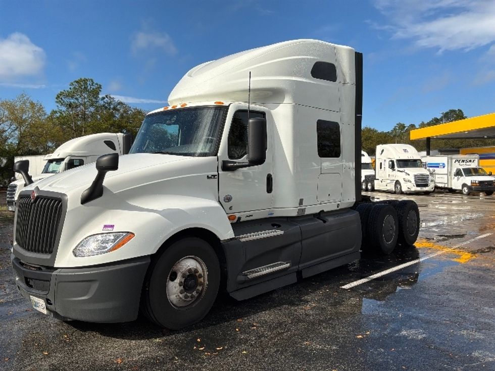 Sleeper Tractor-Heavy Duty Tractors-International-2023-LT625-Jacksonville-FL-618,289\n\t\tmiles-$ 44,750 - Image 3