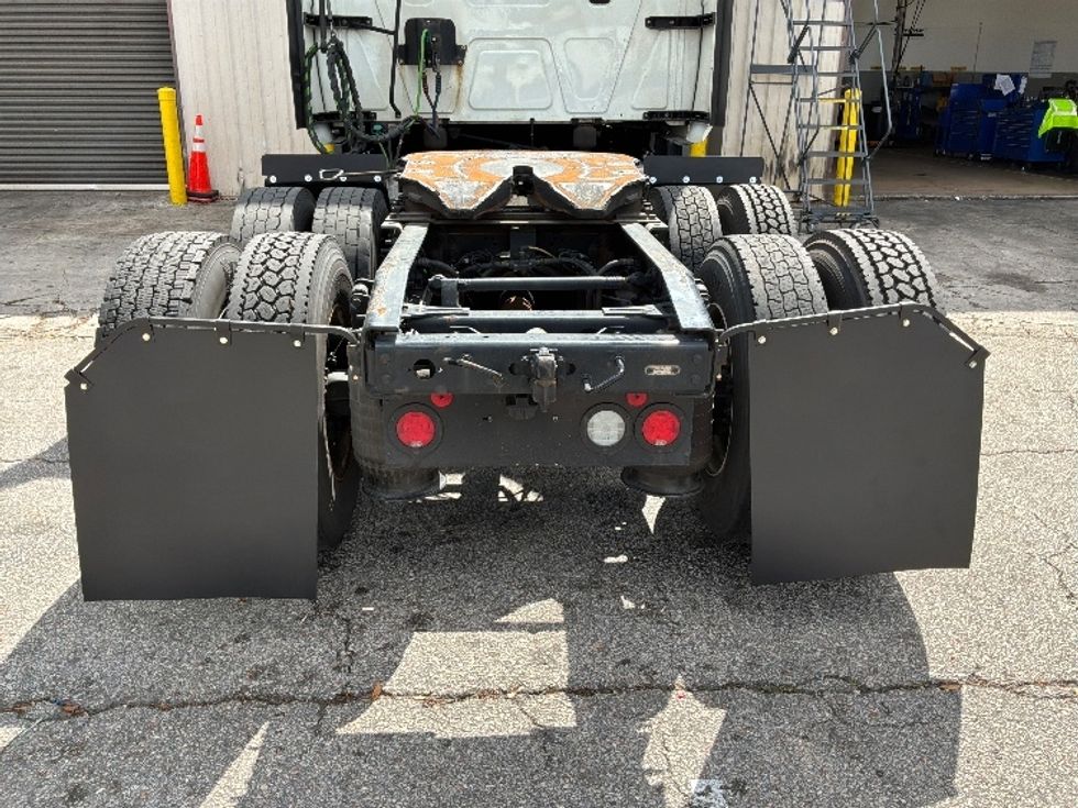 Sleeper Tractor-Heavy Duty Tractors-International-2023-LT625-Jacksonville-FL-618,289\n\t\tmiles-$ 44,750 - Image 6