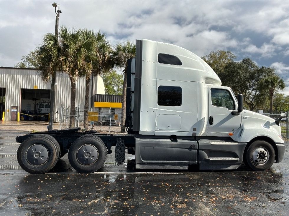 Sleeper Tractor-Heavy Duty Tractors-International-2023-LT625-Jacksonville-FL-618,289\n\t\tmiles-$ 44,750 - Image 8
