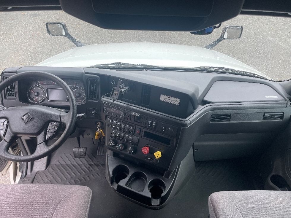 Sleeper Tractor-Heavy Duty Tractors-International-2023-LT625-Jacksonville-FL-624,832\n\t\tmiles-$ 44,000 - Image 12