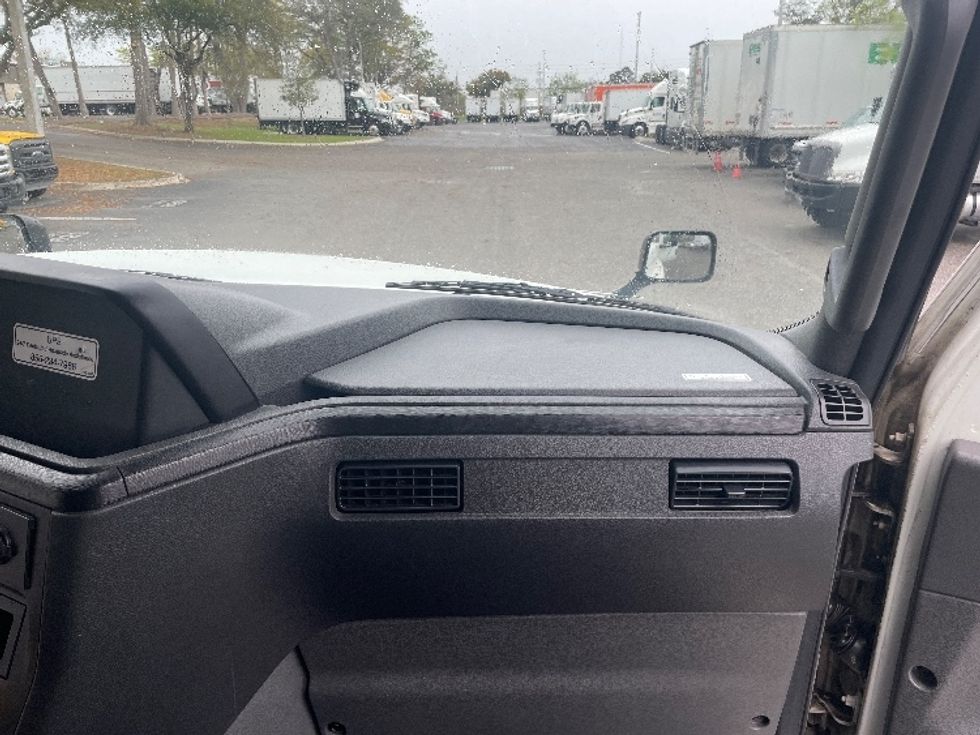 Sleeper Tractor-Heavy Duty Tractors-International-2023-LT625-Jacksonville-FL-624,832\n\t\tmiles-$ 44,000 - Image 14
