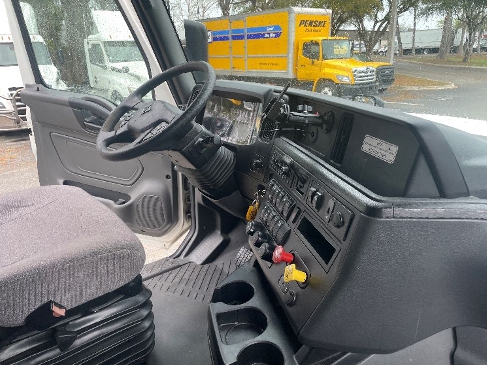 Sleeper Tractor-Heavy Duty Tractors-International-2023-LT625-Jacksonville-FL-624,832\n\t\tmiles-$ 44,000 - Image 15
