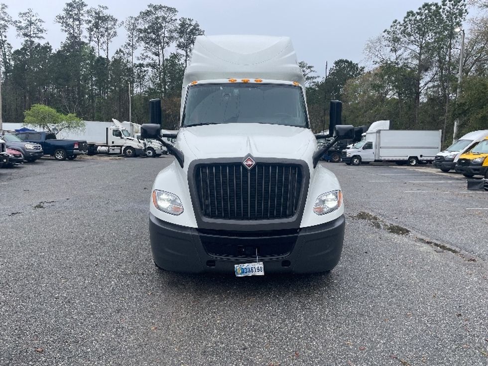 Sleeper Tractor-Heavy Duty Tractors-International-2023-LT625-Jacksonville-FL-624,832\n\t\tmiles-$ 44,000 - Image 2