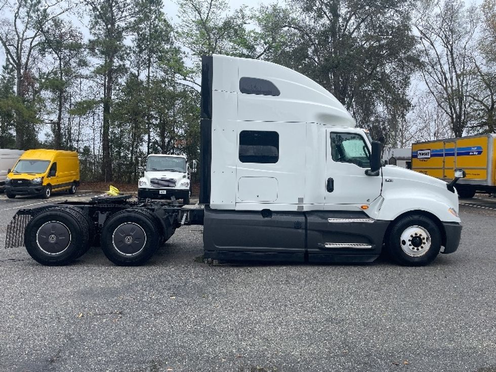 Sleeper Tractor-Heavy Duty Tractors-International-2023-LT625-Jacksonville-FL-624,832\n\t\tmiles-$ 44,000 - Image 8
