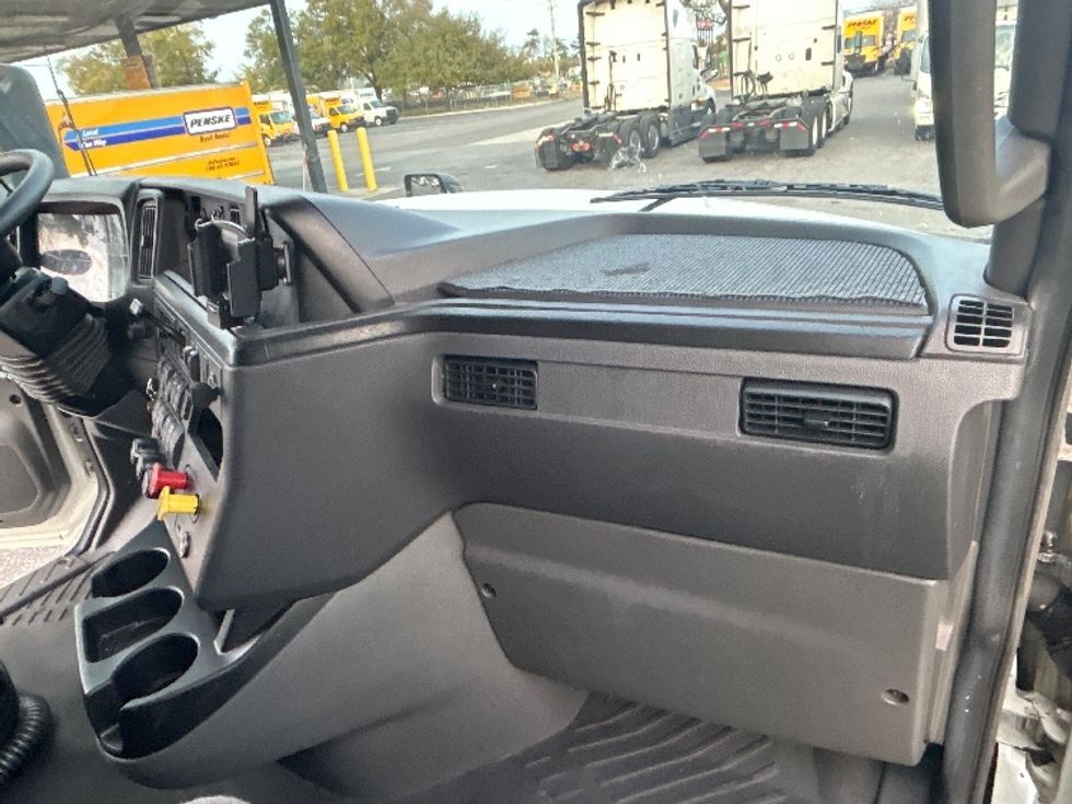 Sleeper Tractor-Heavy Duty Tractors-International-2023-LT625-Jacksonville-FL-627,629\n\t\tmiles-$ 43,750 - Image 14