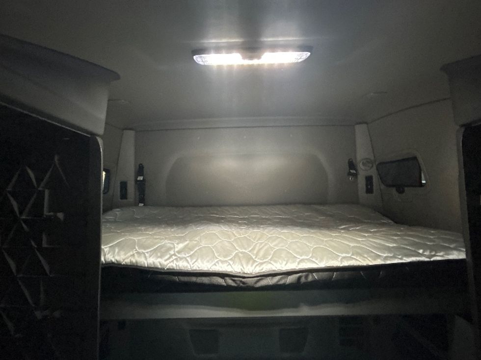 Sleeper Tractor-Heavy Duty Tractors-International-2023-LT625-Jacksonville-FL-627,629\n\t\tmiles-$ 43,750 - Image 17