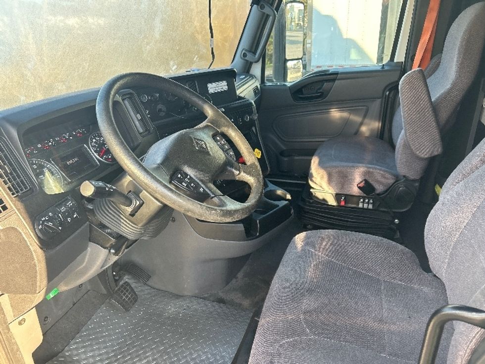 Sleeper Tractor-Heavy Duty Tractors-International-2023-LT625-Jacksonville-FL-634,311\n\t\tmiles-$ 43,250 - Image 10